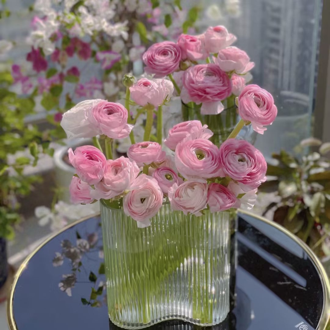Peonía Buttercup: Integre elegancia y lujo en una sola.